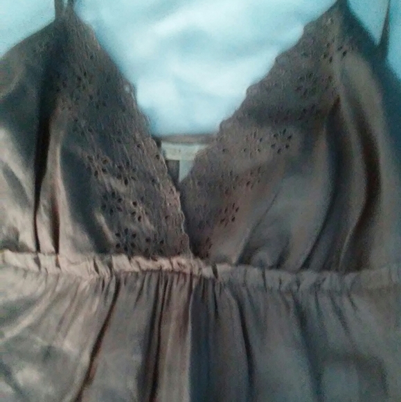 Tank tops - Picture 1 of 4